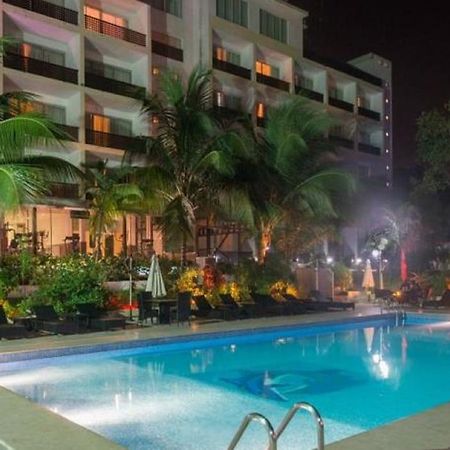 Hotel Olympic Palace Бразавил Екстериор снимка