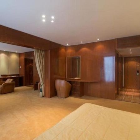 Hotel Olympic Palace Бразавил Екстериор снимка